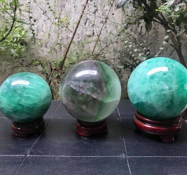 Quả cầu đá Florite gia tăng tài lộc, sức khỏe, tình duyên cho chủ nhân