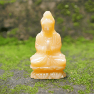 Tượng Phật Bà Mẹ Quan Âm Bồ Tát để trên xe ô tô mang lại an toàn may mắn cho bác tài