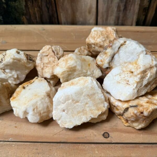 Đá Thạch Anh Trắng cục rải nền nhà