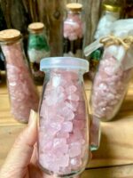 Chai Đá Thạch Anh Vụn Hồng cho mệnh Hỏa, Thổ công dụng tuyệt vời - Ảnh 3