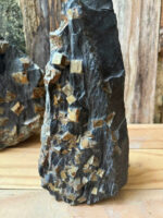 Đá Vàng Găm dạng tảng, bệ để bàn tăng Tài Lộc (hàng Việt) - Ảnh 2